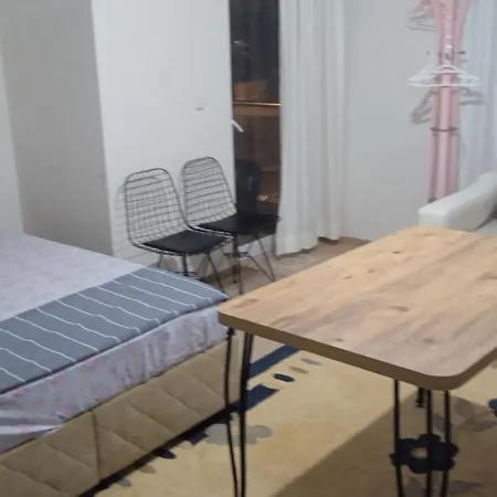 Family Apatment Cheap Vacation House - Be My Guest