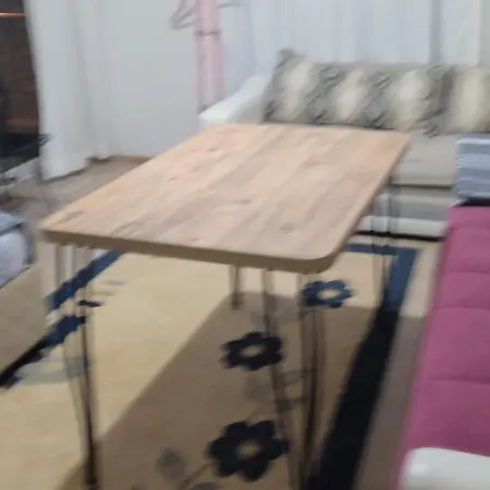 Family Apatment Cheap Vacation House - Be My Guest