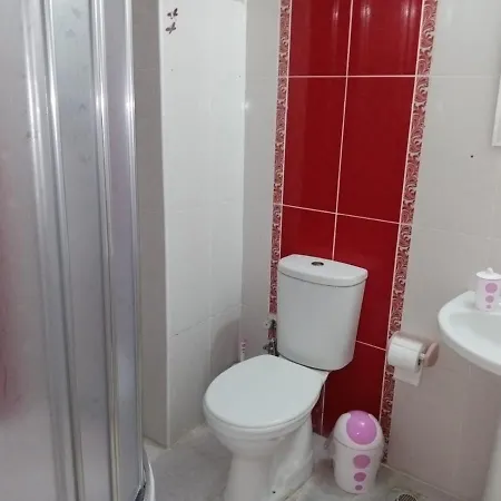 Family Apatment Cheap Vacation House - Be My Guest